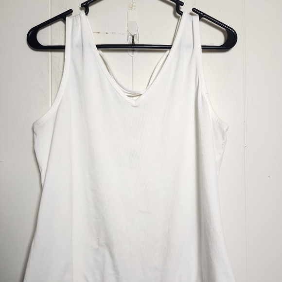 Title Nine White Yasumi Moisture Wicking Tank Medium Open Crossover Back - Picture 6 of 16